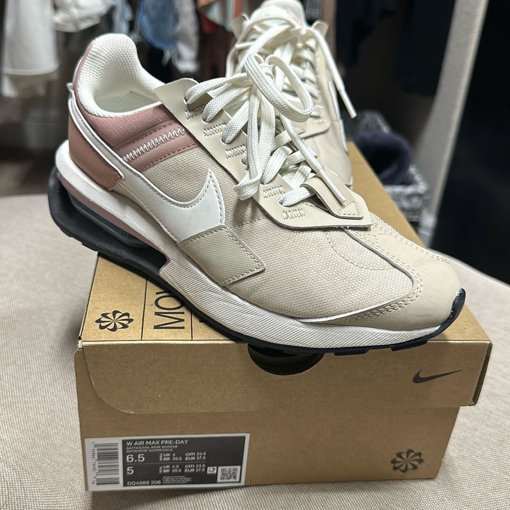 Nike Women’s Air Max Pre-Day size 6.5